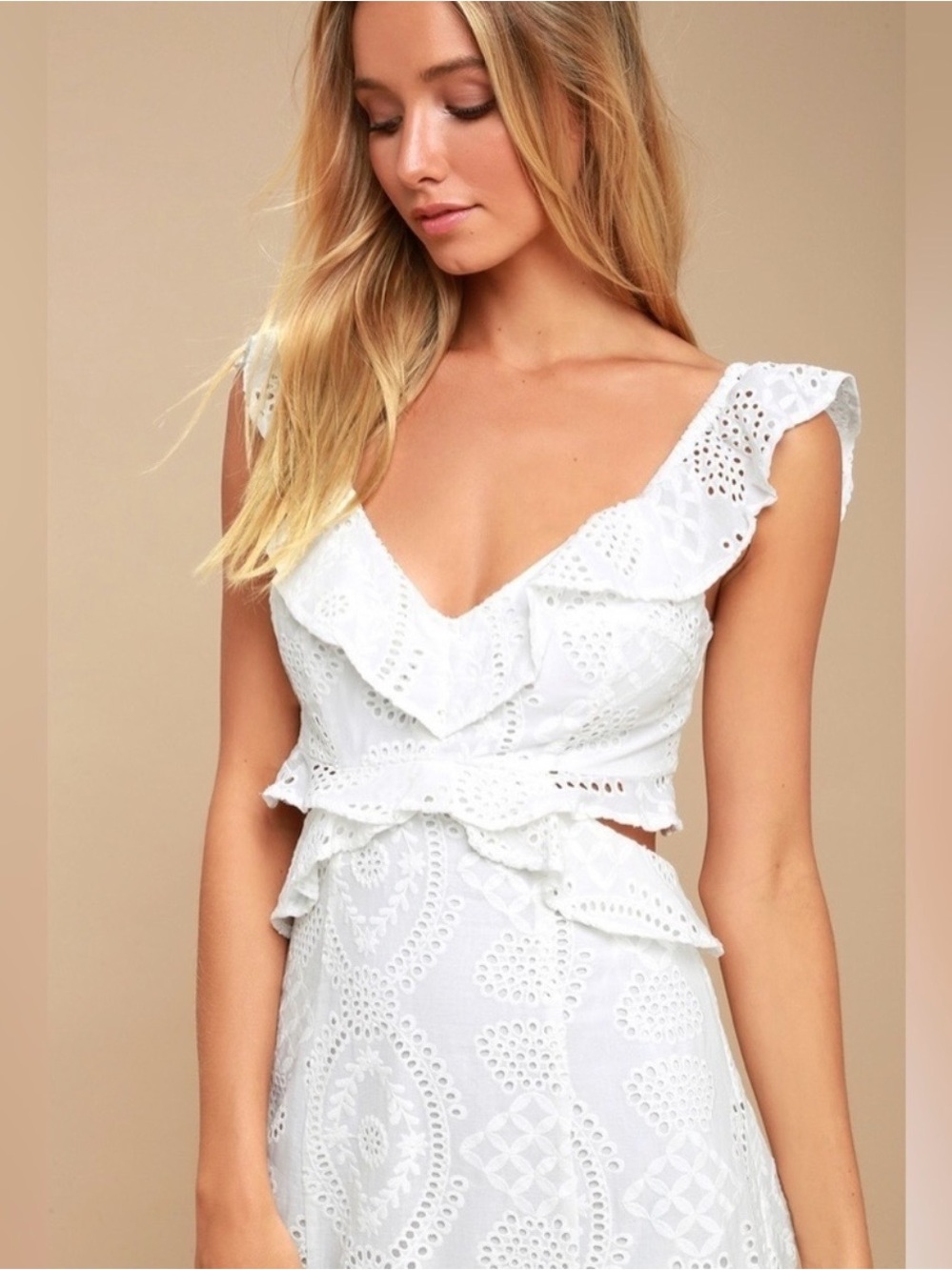 ASTR the label White Eyelet Elora Mini Dress
Size M